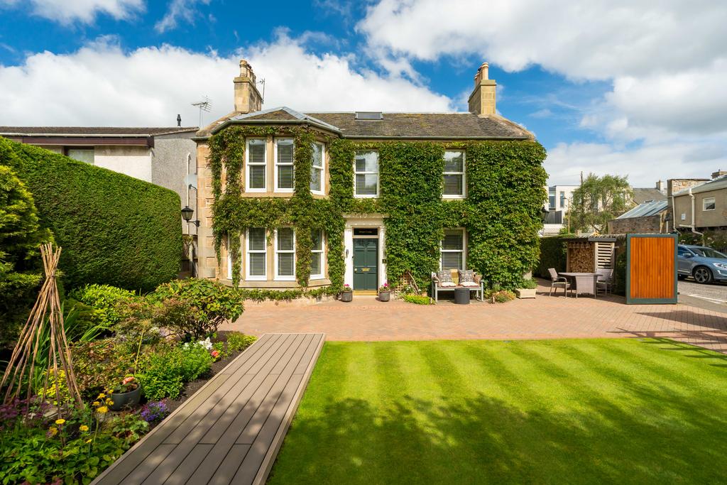 Lanark Road, Edinburgh EH14 6 bed detached villa - £925,000