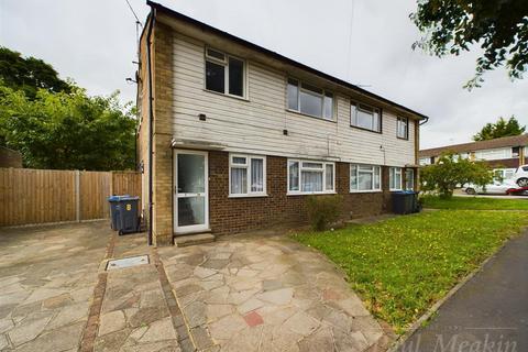 6 Ambleside Gardens, South Croydon, CR2 8SF