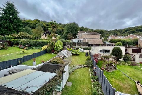 3 bedroom terraced house for sale, St. Davids Crescent, Dursley