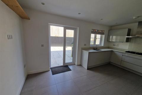 3 bedroom detached bungalow to rent, Chandler Park, Penryn