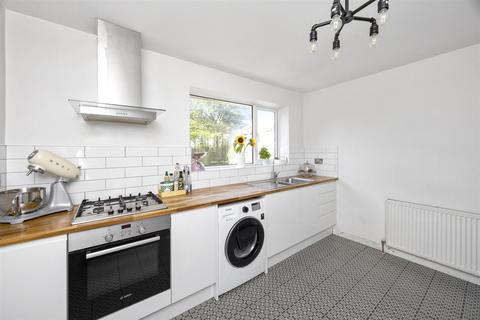 6 Beechwood Close, Brighton, BN1 8EP