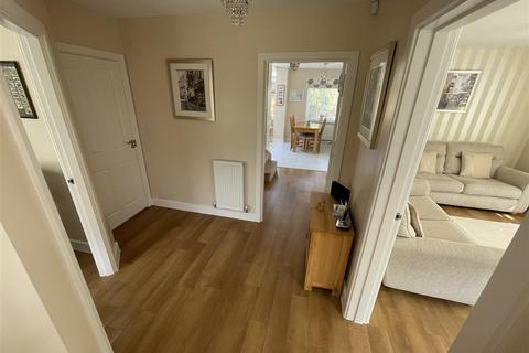 53 Oak Crescent, Wickford, SS11 7FF