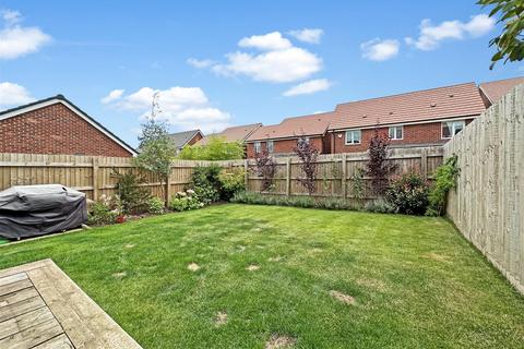 3 bedroom semi-detached house for sale, Rose Gardens, Middlebeck, Newark