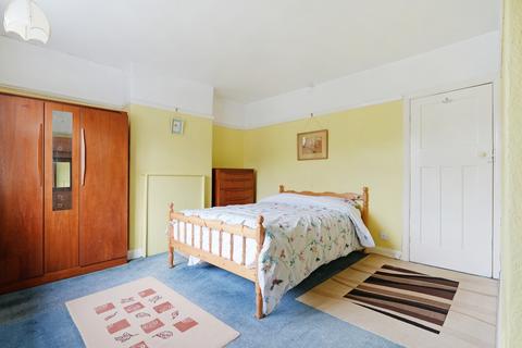 19 Crawshaw Grove, Sheffield, S8 7EA