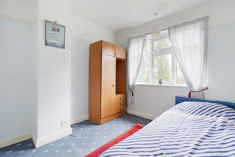 19 Crawshaw Grove, Sheffield, S8 7EA