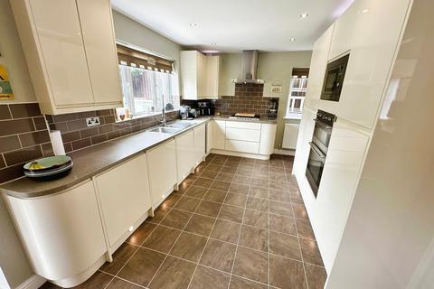 5 bedroom detached house for sale, Celandine Close, Brizlincote Valley, Burton-on-Trent, DE15