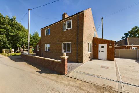 2 bedroom detached house for sale, Main Street, Gayton Le Marsh LN13