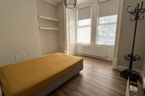 1 bedroom flat to rent, Belmont Road, Turnpike Lane, N15