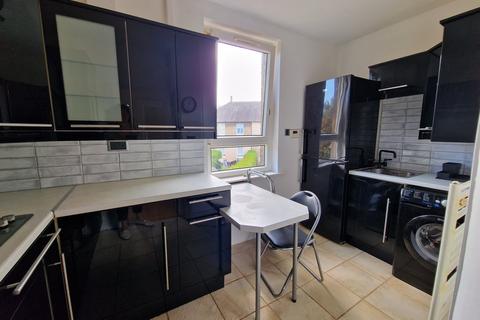 2 bedroom flat to rent, Cromwell Drive, Falkirk, FK1