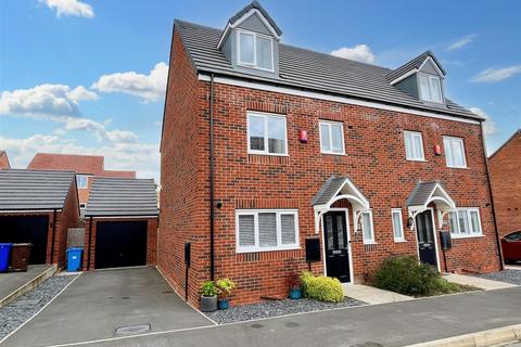 4 bedroom semi-detached house for sale, Elka Road, Ilkeston