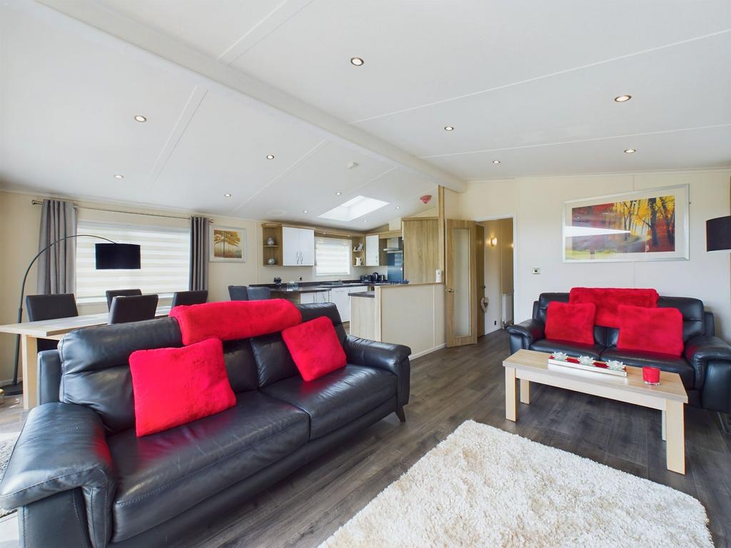 Living/Dining Area