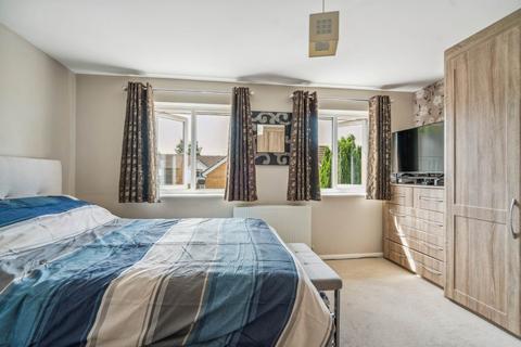 22 Malden Fields, Bushey, WD23 2QA