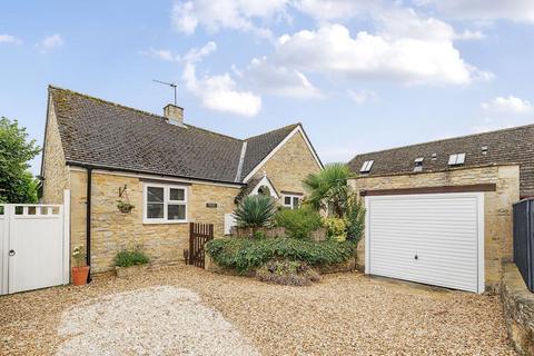 3 bedroom detached bungalow for sale, Mill Green Close,  Bampton,  OX18