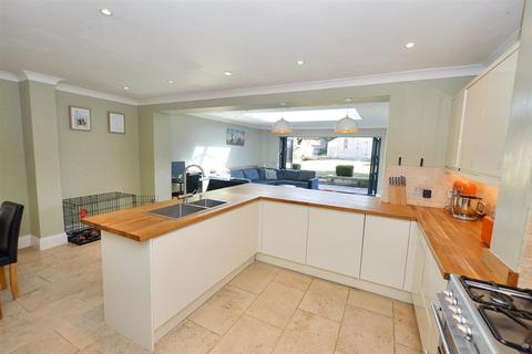 4 bedroom detached house for sale, Barford Road, Sheringham