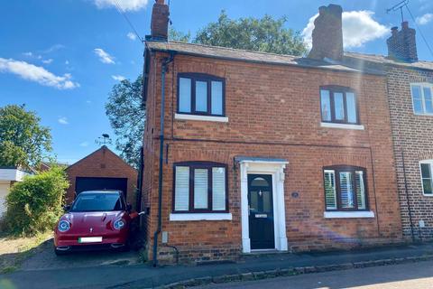 2 bedroom end of terrace house for sale, West Street, Northampton NN6