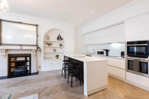 3 bedroom flat to rent, Belsize Square, Belsize Park NW3