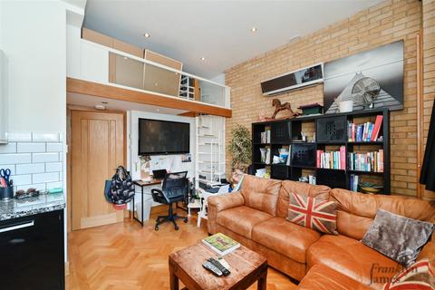 1 bedroom apartment for sale, Mission Building, Commercial Road, London, E14