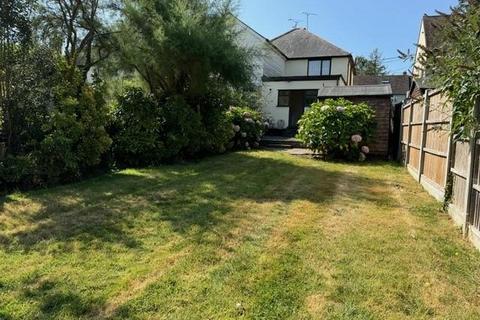 9 Church Road, Rayleigh, SS6 8PL
