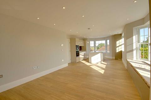 2 bedroom apartment to rent, Totteridge Lane, London, N20