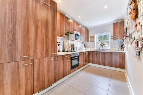 3 bedroom semi-detached house for sale, Sherbrooke Way, Worcester Park