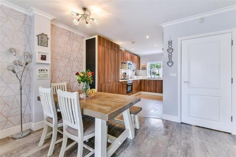 3 bedroom semi-detached house for sale, Sherbrooke Way, Worcester Park