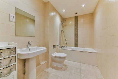 83 Sherbrooke Way, Worcester Park, KT4 8FJ