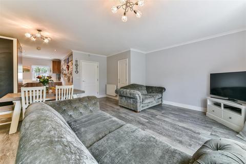 83 Sherbrooke Way, Worcester Park, KT4 8FJ