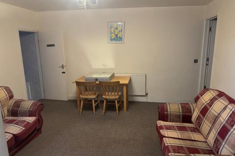 2 bedroom flat to rent, Leicester LE2