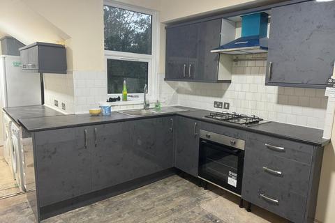 2 bedroom flat to rent, Leicester LE2