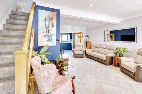 337 Rainham Road, Rainham, RM13 7TB