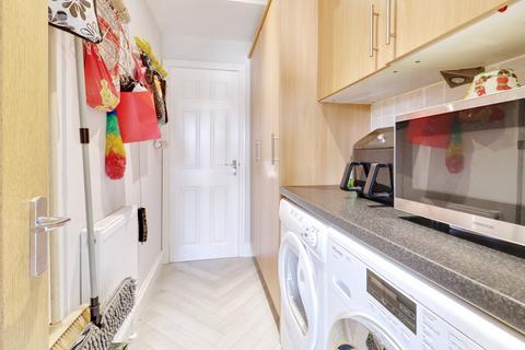 337 Rainham Road, Rainham, RM13 7TB