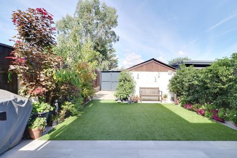 337 Rainham Road, Rainham, RM13 7TB