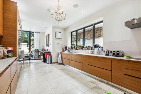 7 bedroom detached house to rent, Brondesbury Park, London