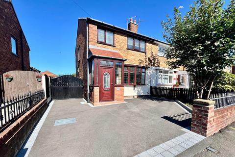 3 bedroom semi-detached house for sale, Holbeck Avenue, South Shore FY4