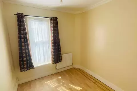 5 bedroom terraced house to rent, Manor Road, Leyton E10