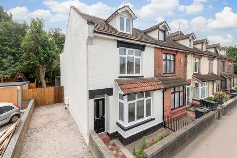 3 bedroom end of terrace house for sale, London Road, Greenhithe, Kent