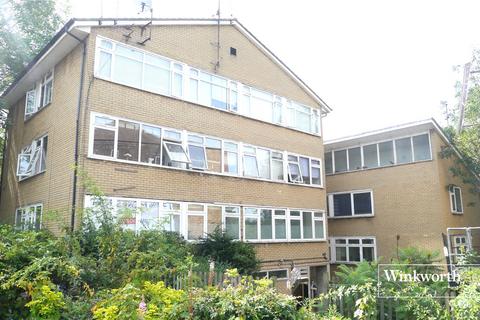 2 bedroom apartment to rent, Cat Hill, East Barnet, EN4