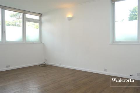 2 bedroom apartment to rent, Cat Hill, East Barnet, EN4