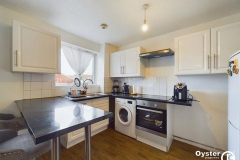 1 bedroom flat for sale, Bunting Close, London, N9