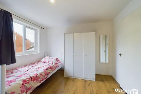 1 bedroom flat for sale, Bunting Close, London, N9