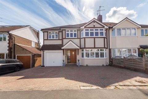 20 Purlieu Way, Theydon Bois, Epping, CM16 7ED