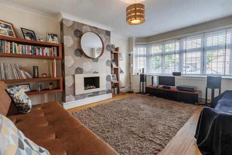 20 Purlieu Way, Theydon Bois, Epping, CM16 7ED
