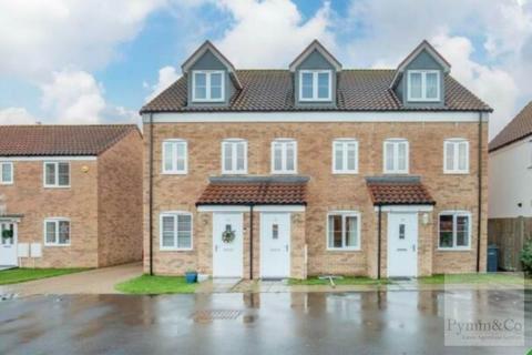 3 bedroom terraced house to rent, Miller Close, Norwich NR9