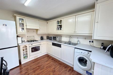 4 bedroom terraced house for sale, Skelley Road, London