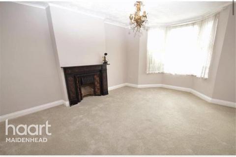 3 bedroom semi-detached house to rent, Town Center, High Wycombe