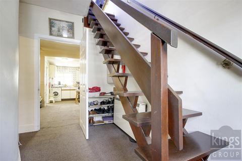 22 Bury Street, London, N9 7JY