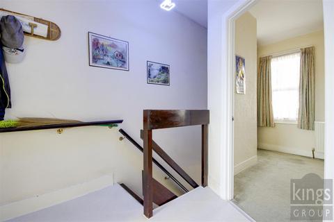 22 Bury Street, London, N9 7JY