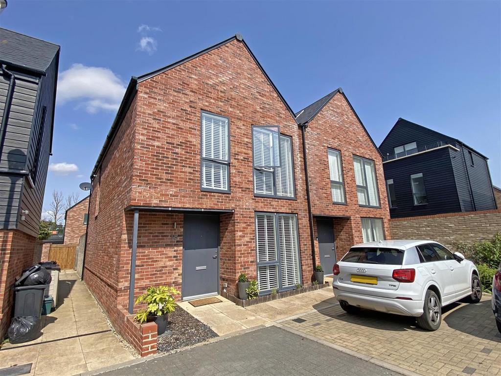 St Andrews Drive, Channels... 3 bed link detached house - £450,000