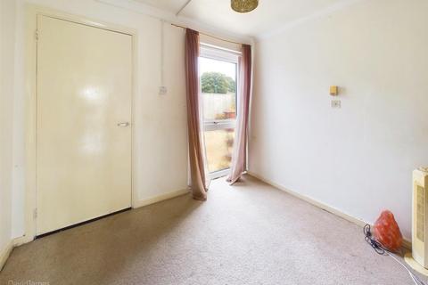 3 bedroom end of terrace house for sale, Candle Meadow, Nottingham NG2