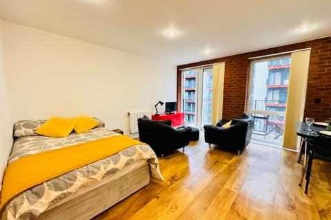 1 bedroom flat for sale, Warehouse Court, Major Draper Street, Royal Arsenal, Woolwich, London, SE18 6FE